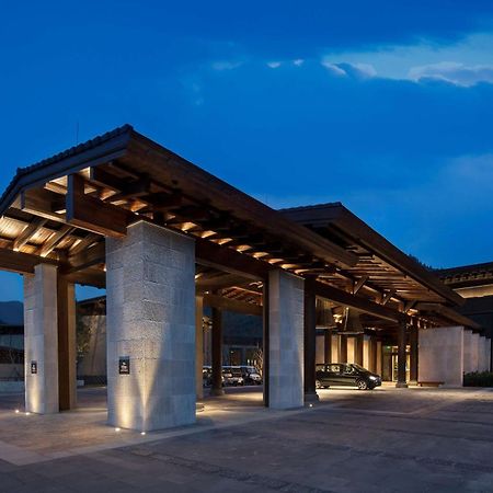 ヒルトン 九寨溝 リゾート Zhangzha Town エクステリア 写真