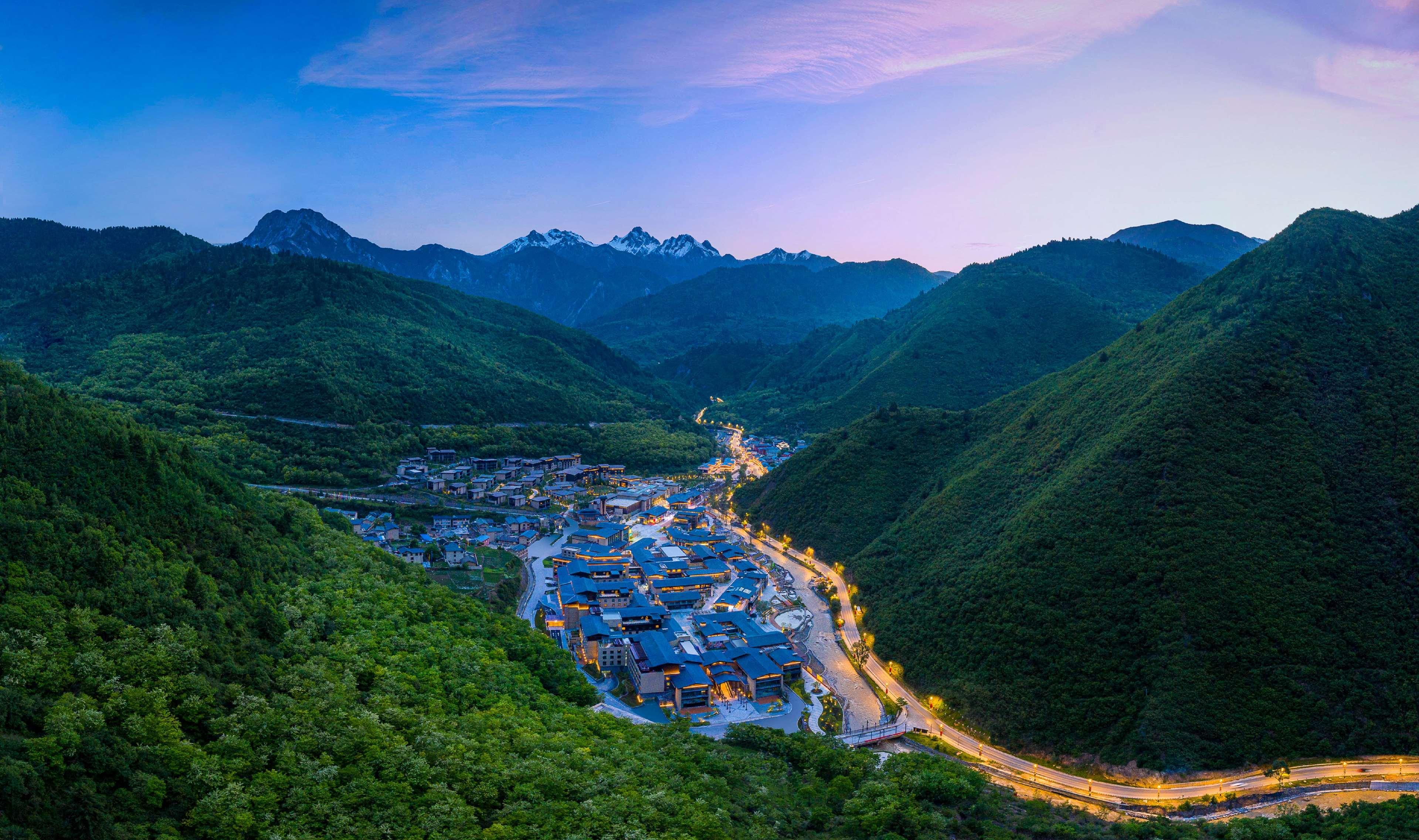 ヒルトン 九寨溝 リゾート Zhangzha Town エクステリア 写真